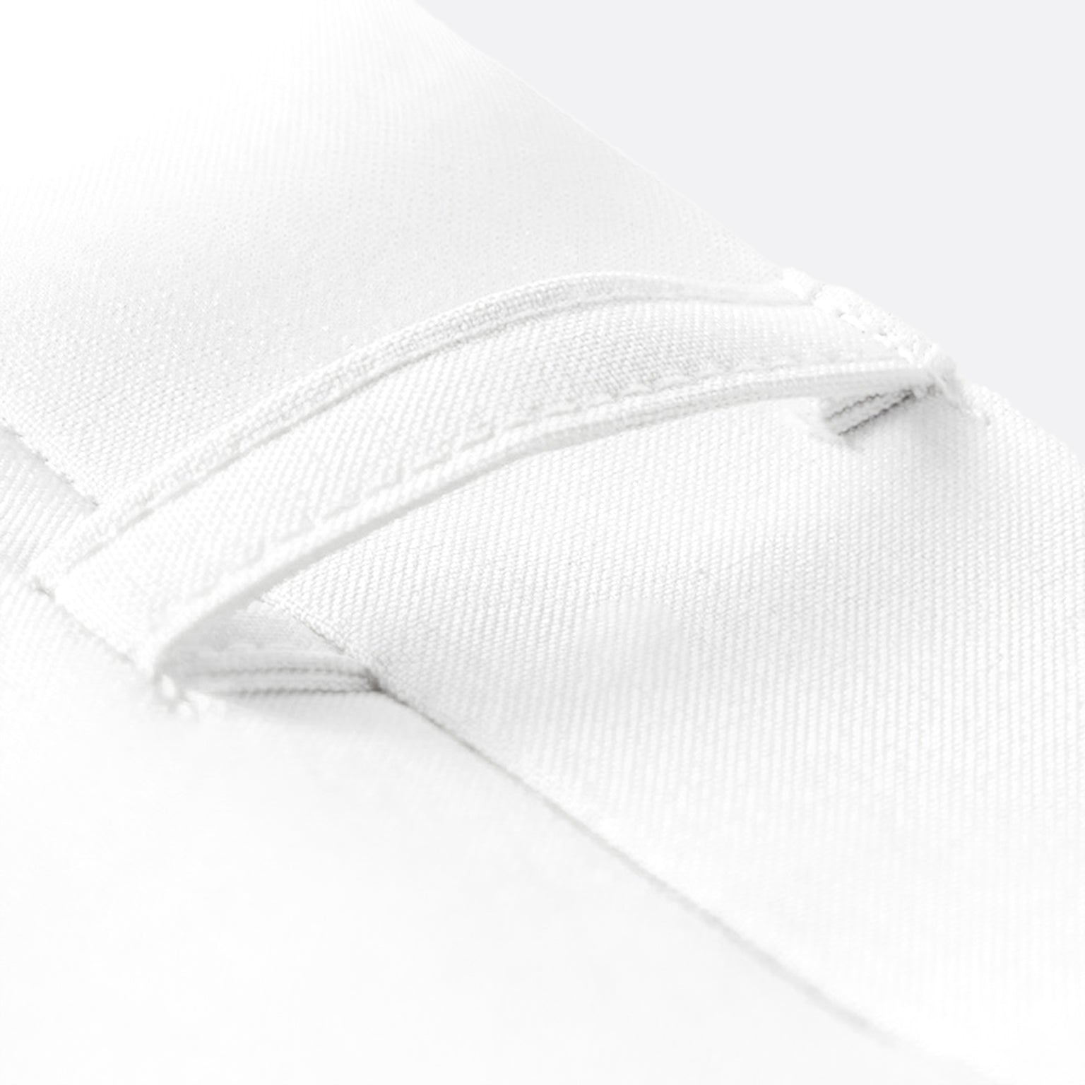 WHITE PLEATED TROUSER