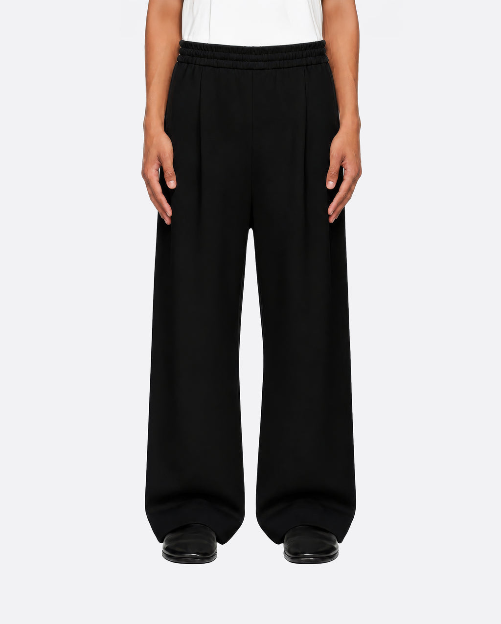 WIDE PLEATED SWEATPANTS - BLACK