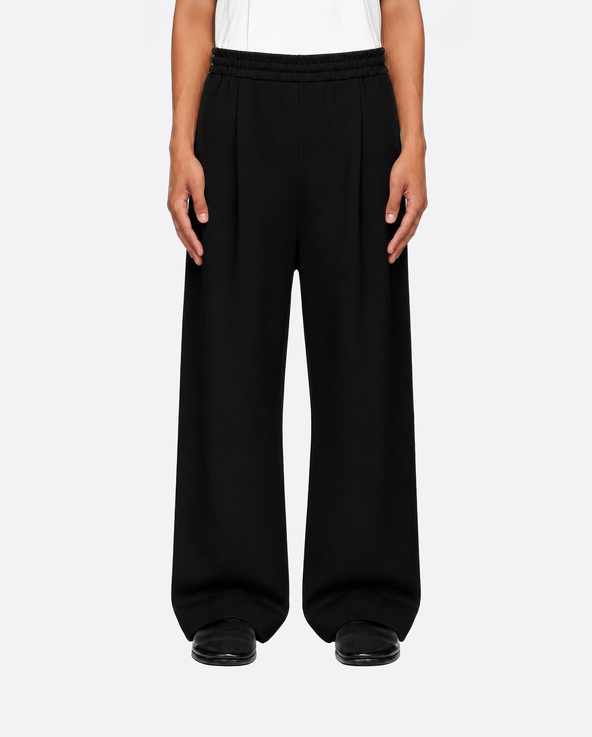WIDE PLEATED SWEATPANTS - BLACK