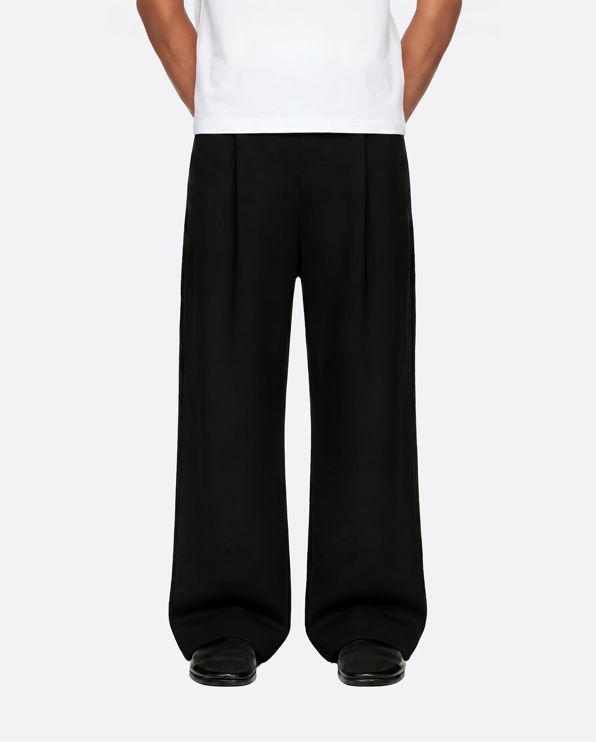 WIDE PLEATED SWEATPANTS - BLACK