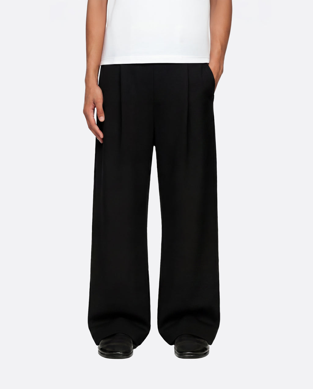 WIDE PLEATED SWEATPANTS - BLACK