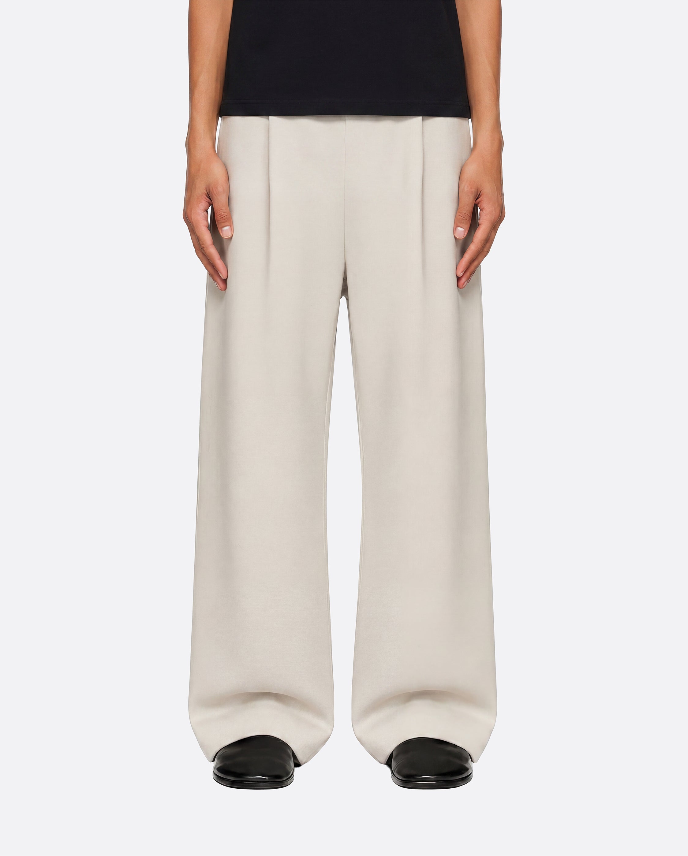 WIDE PLEATED SWEATPANTS - SAND – REFERENCE
